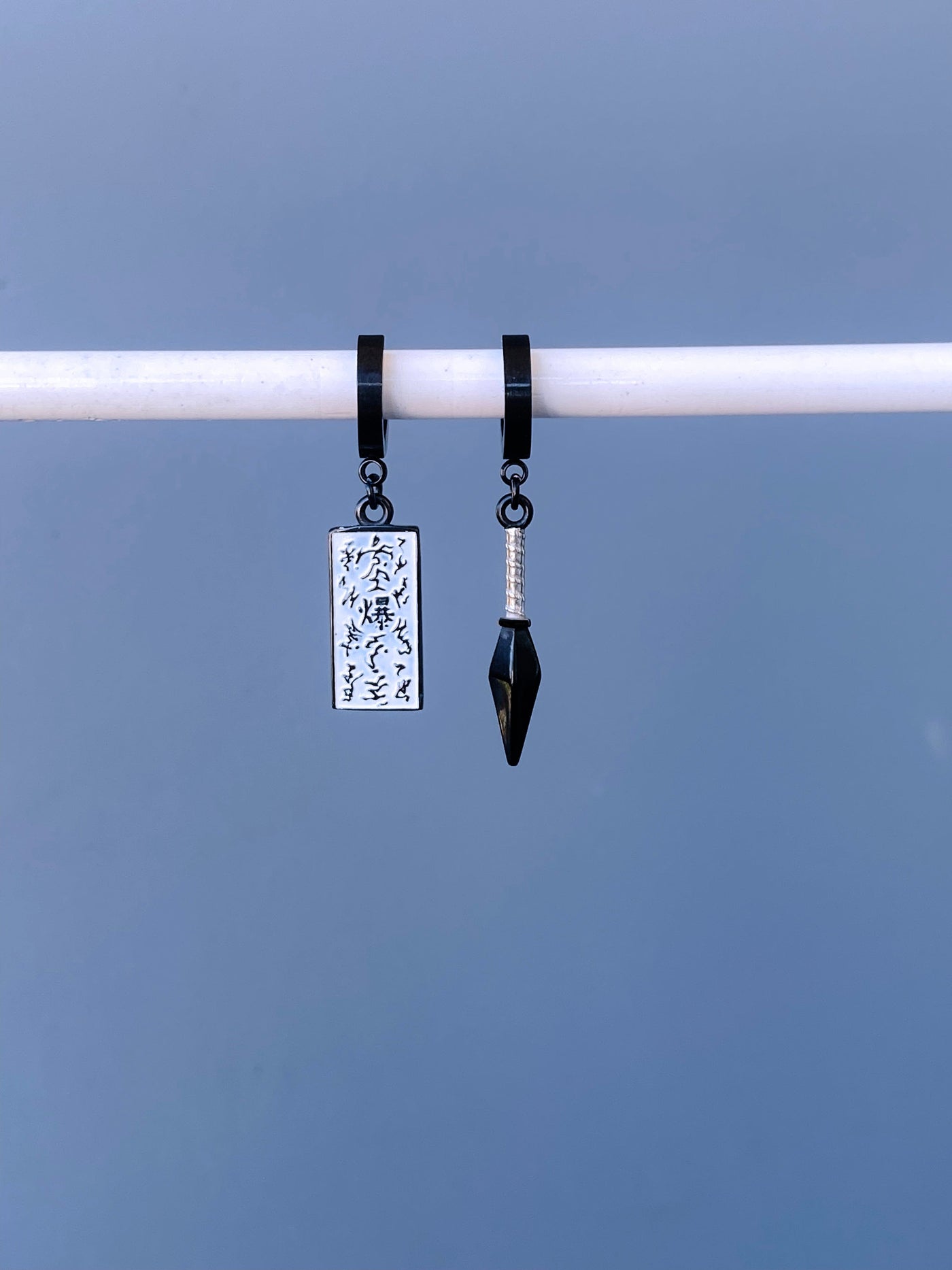 Naruto™ Paper Bomb Kunai Earrings