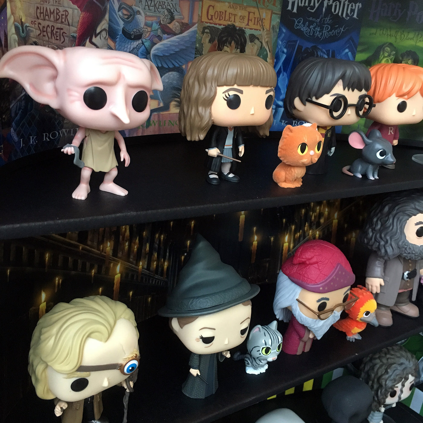 **BACK IN STOCK MAY 13TH** HARRY POTTER - Display Case for Funko Pops with 3 Backdrop Inserts, Corrugated Cardboard - Display Geek