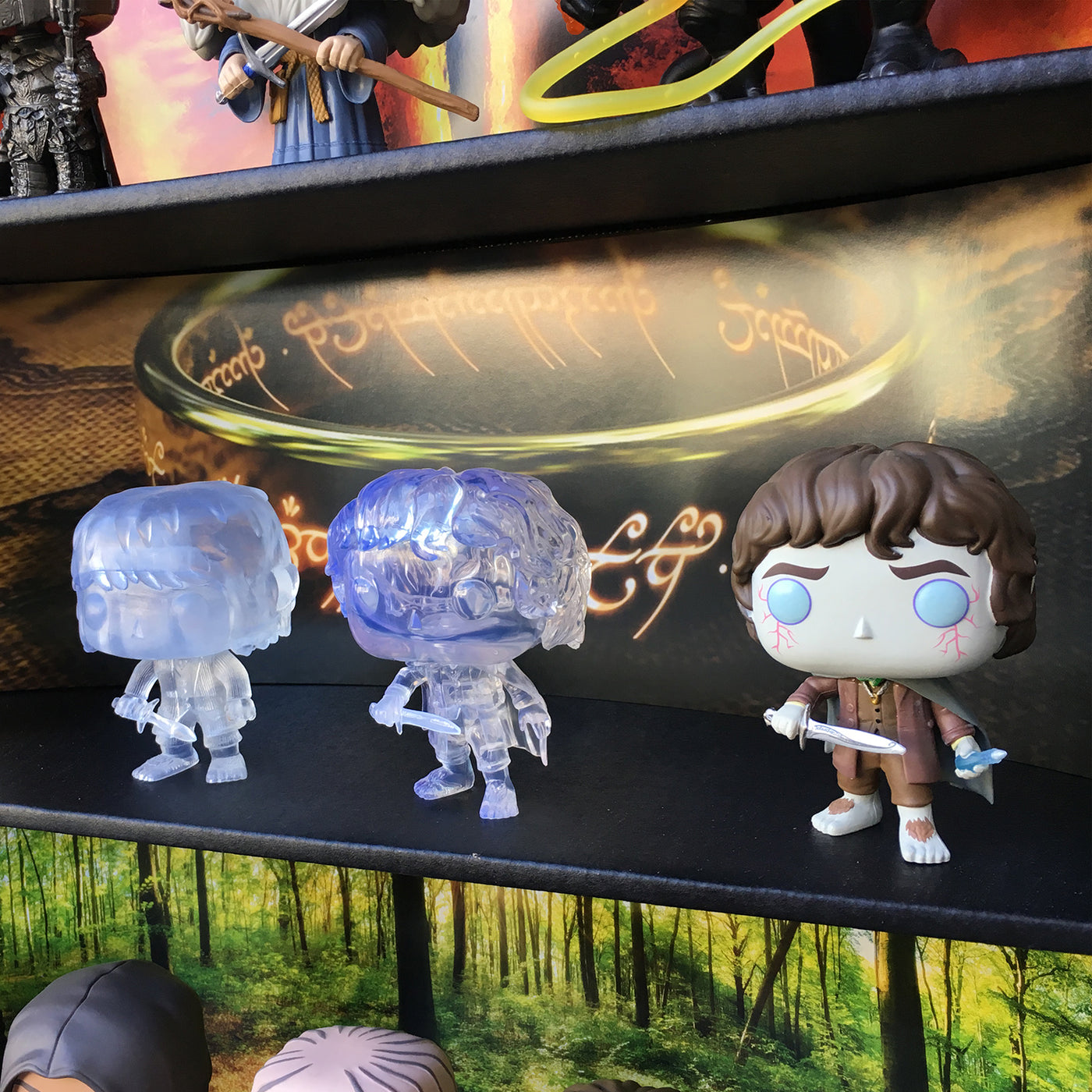 **BACK IN STOCK MAY 13TH** LORD OF THE RINGS - Display Case for Funko Pops with 3 Backdrop Inserts, Corrugated Cardboard - Display Geek