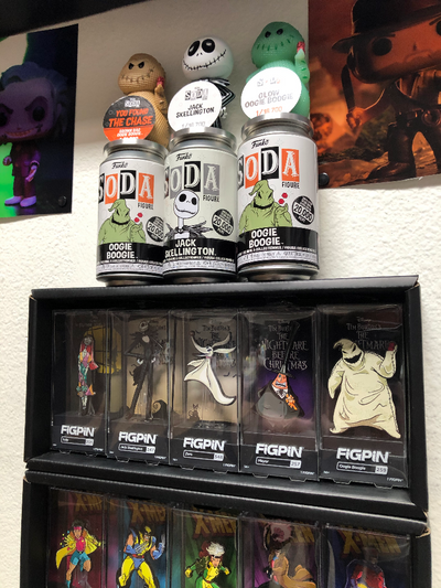 Display Geek Best FiGPiN enamel pin Display Case Shelf Shelves Eco Original vaulted kubbies collect awesome nightmare before christmas soda top 